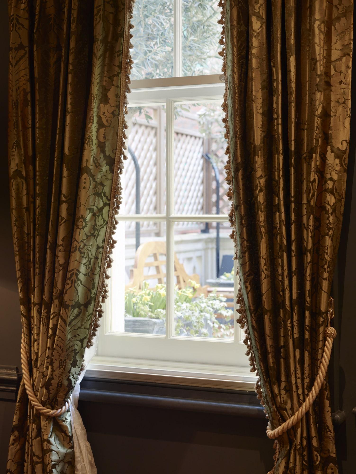 Готель Batty Langley'S Лондон Екстер'єр фото Window with curtains